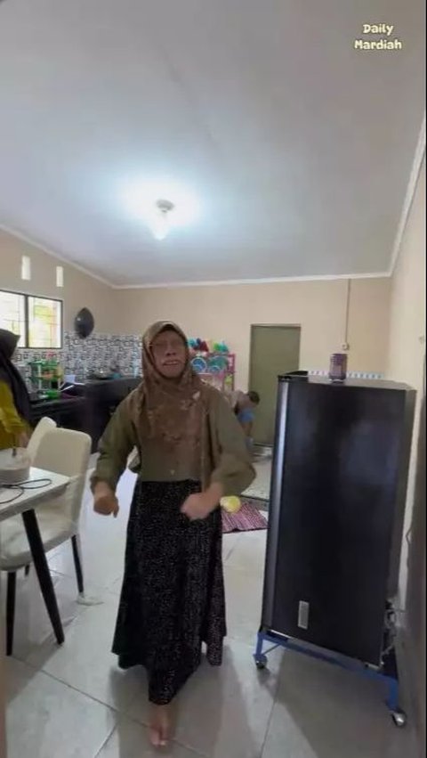 Penampakan dapur rumah keluarga Manurung.