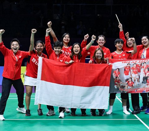 Foto: Singkirkan Korea Selatan, Tim Indonesia Rayakan Kesuksesan Sapu Bersih dan Melaju ke Babak Final Piala Uber 2024