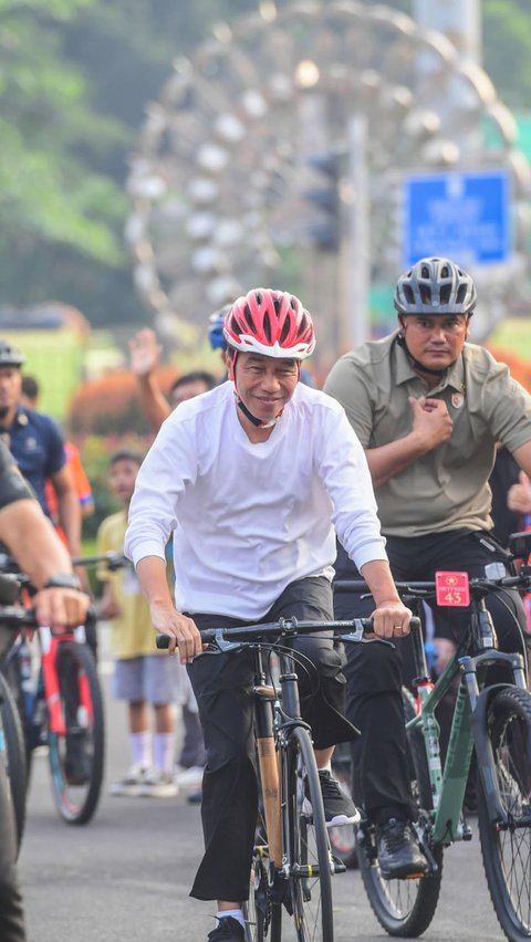 Aktivitas Minggu Pagi, Jokowi Bersepeda di Kawasan CFD Sudirman-Thamrin