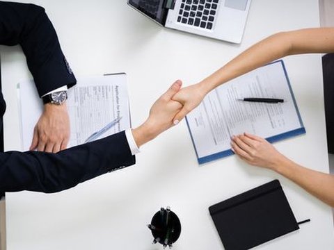 Sebanyak 69 persen perusahaan di Indonesia pada tahun 2023, tidak melakukan rekrutmen atau menerapkan pembekuan perekrutan pada tahun 2023. Angka tersebut keluar berdasarkan hasil survey laporan Talent Acquisition Insights 2024 oleh Mercer | Mettl.