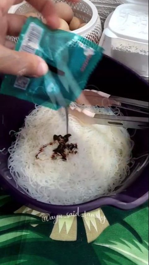 Tanpa Direbus, Begini Cara Bikin Bihun Goreng yang Nikmat dan Kenyal (TikTok/@ayusaidfamily)