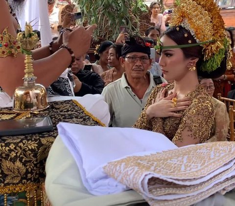 Makin Dekat dengan Hari Pernikahan, ini Foto-foto Mahalini dan Rizky Febian saat Upacara Mepamit
