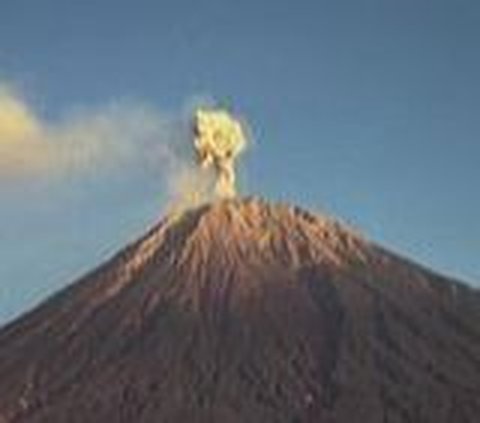 Gunung Semeru Kembali Erupsi