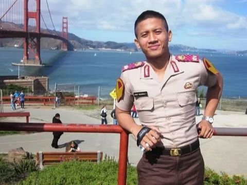 Potret Kompol Syarif Cium Tangan & Beri Doa ke Jenderal Bintang 4 Polri, Sosoknya Bukan Sembarangan