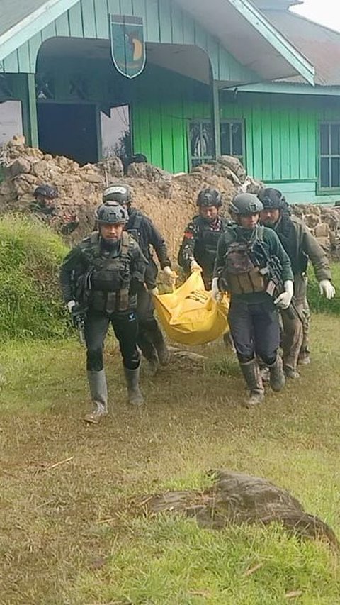 Operasi Tegang 20 Menit Pasukan TNI Polri Gebuk OPM Rebut Distrik Homeyo<br>