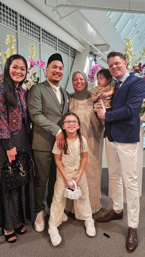 Momen Bahagia Gracia Indri saat Hadiri Acara Pernikahan Kakak Iparnya yang Seorang Mualaf, Ternyata Menikah dengan orang Indonesia
