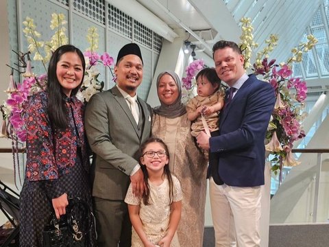 Momen Bahagia Gracia Indri saat Hadiri Acara Pernikahan Kakak Iparnya yang Seorang Mualaf, Ternyata Menikah dengan orang Indonesia