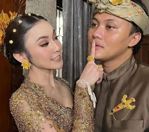 Potret Jeffry Reksa Pacar Putri Delina Hadir di Acara Mepamit Mahalini dan Rizky Febian, Pakai Seragam Keluarga Sule