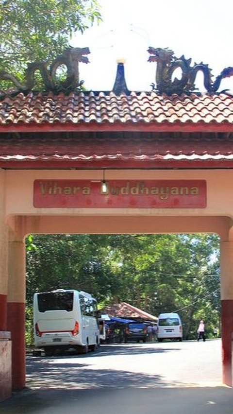 <b>5. Vihara Buddhayana</b>