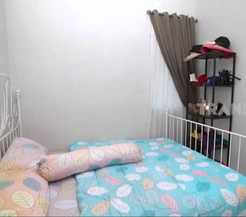 Room Tour of TikTok Celebrity Lolly Unyu's House, Her Bedroom is Captivating