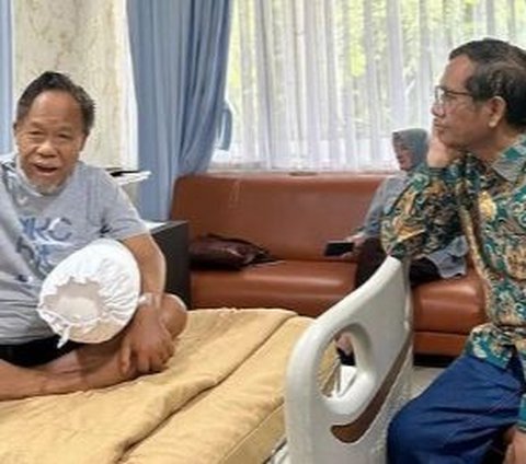 Kang Sobary Terbaring di RS Didatangi Mantan Menteri, Keduanya Sahabat Kental Sejak Era Gus Dur