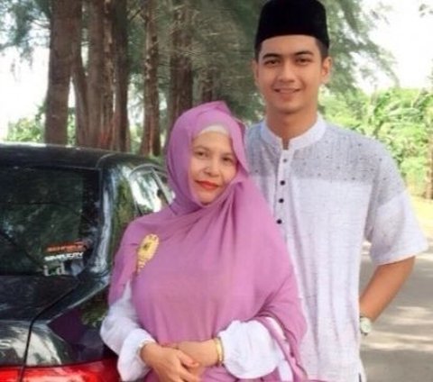 7 Portraits of Teuku Ryan's Mother who is Allegedly Blamed as the Reason for Ria Ricis' Divorce, Not Just Anyone!