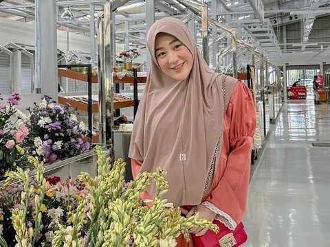 Foto-foto Terbaru Larissa Chou di Usia Kehamilan 9 Bulan, Penampilan Bumil Bikin Salfok