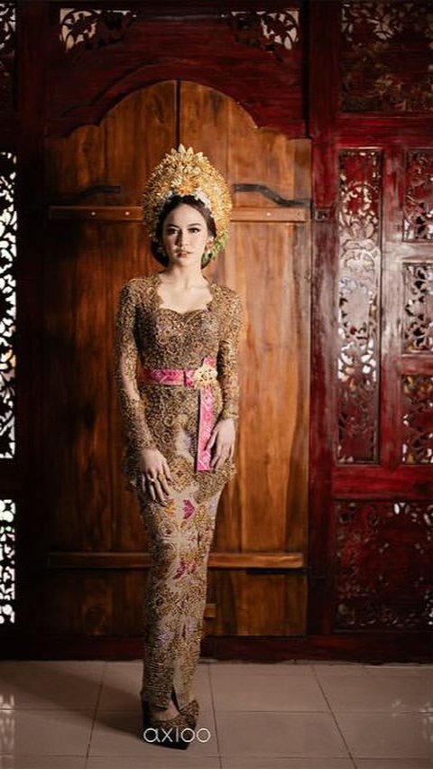 As the main star in the Mepamit event, Lini looks super beautiful like a Bali Princess in her show.