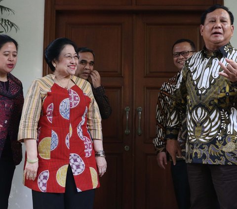 Senyum Jokowi Saat Ditanya Ikut Dorong Pertemuan Megawati dan Prabowo