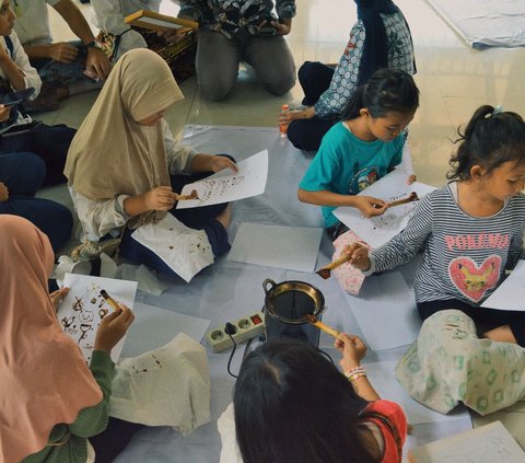 Membatik untuk Mewarnai Mimpi, Dreamity Indonesia Menginspirasi Anak-anak di RPTRA Maya Asri 13
