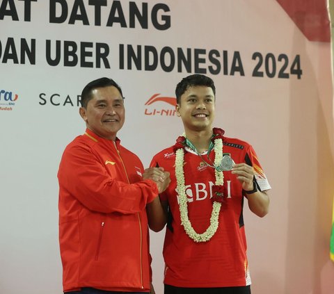 FOTO: Momen Tim Thomas dan Uber Indonesia Disambut Hangat Saat Tiba di Tanah Air