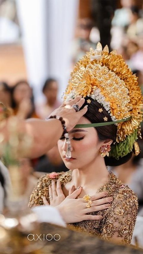Mengenal Upacara Mepamit, Tradisi Adat Bali untuk Pamitan kepada Leluhur yang Dijalani Rizky Febian dan Mahalini Raharja