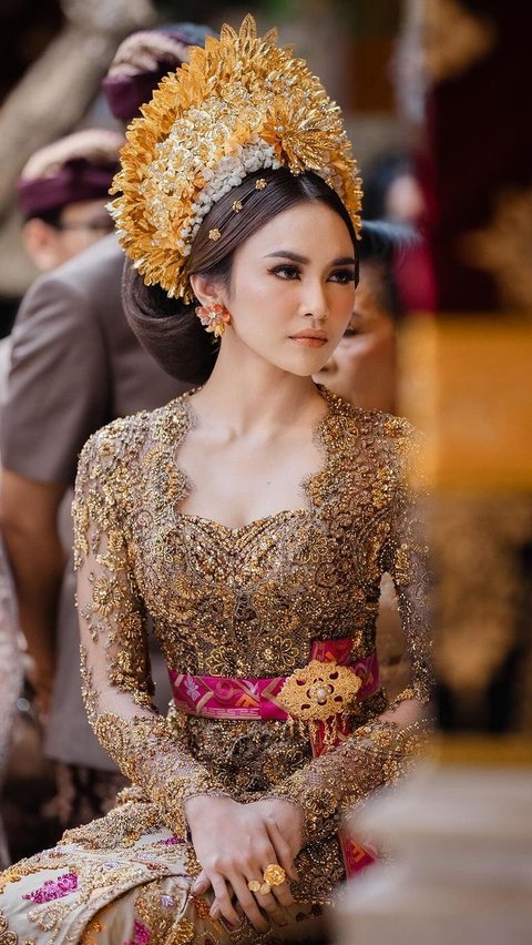 Getting to Know Mepamit Ceremony, Balinese Traditional Ritual for Farewell to Ancestors Undergone by Rizky Febian and Mahalini Raharja