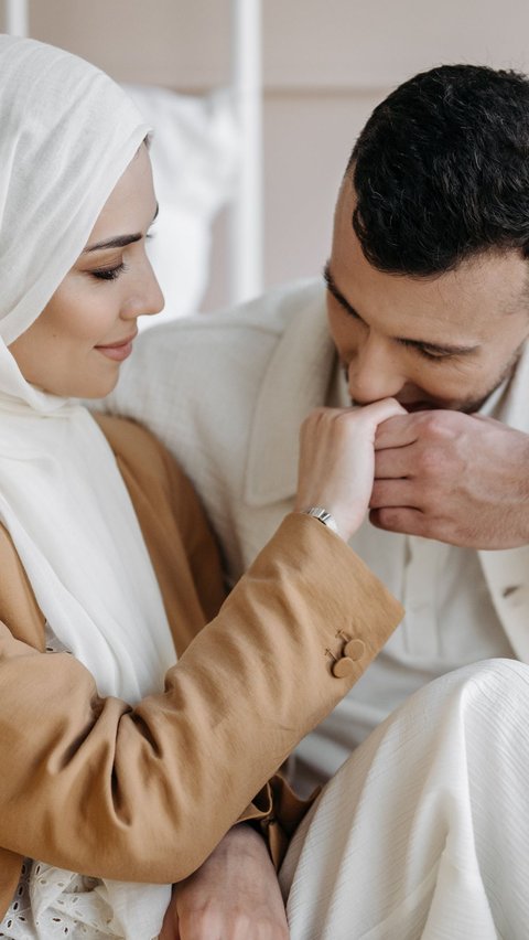 Hak, Kewajiban, serta Adab Suami-Istri dalam Rumah Tangga Islam Agar Tercapai Rumah Tangga Harmonis