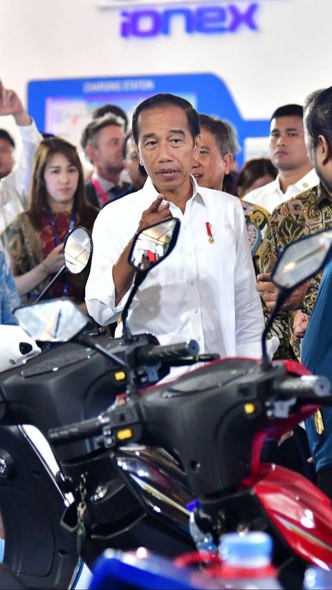 Jokowi Keluhkan Indonesia Alami Defisit Rp30 T Dampak Maraknya Impor Perangkat Teknologi-Komunikasi<br>
