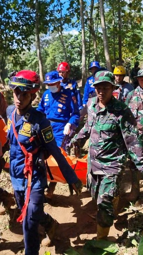 Basarnas Temukan Jasad 2 Korban Banjir Bandang Luwu, Total Korban Jiwa 13 Orang<br>