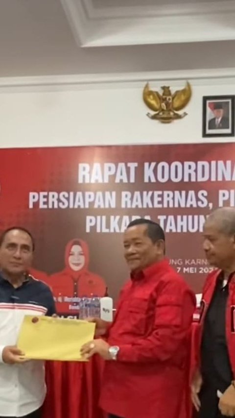 Cuma Ada Foto Ma'ruf di Dinding, DPD PDIP Sumut: Foto Jokowi Jatuh Waktu Pasang Back Drop