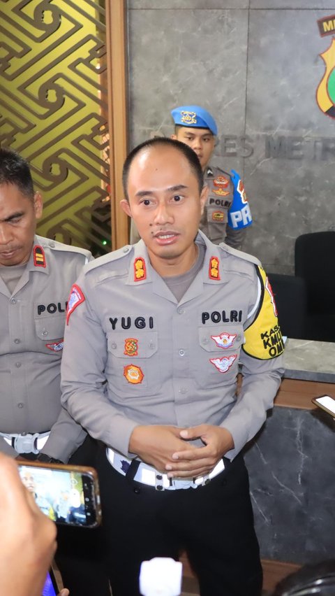 Polisi Akui Mobil Dinas Polri Kecelakaan di Tol MBZ Gunakan Pelat Ganda: Biasa Dipakai Karolog Polda Jabar<br>