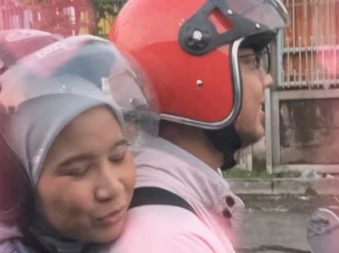 Romantic Moment of Lovers Caught on Camera by Ridwan Kamil, Unexpected Blessing: Borrowed Bridal Car and Ready to be a Witness to the Wedding