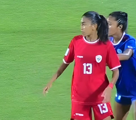 Beautiful Goal by Indonesian U-17 Women's National Team Striker Claudia Scheunemann in Match against the Philippines, AFC Gives her the Super Woman Title