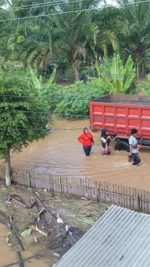 Ribuan Rumah di OKU Terendam hingga Jembatan Putus Imbas Banjir