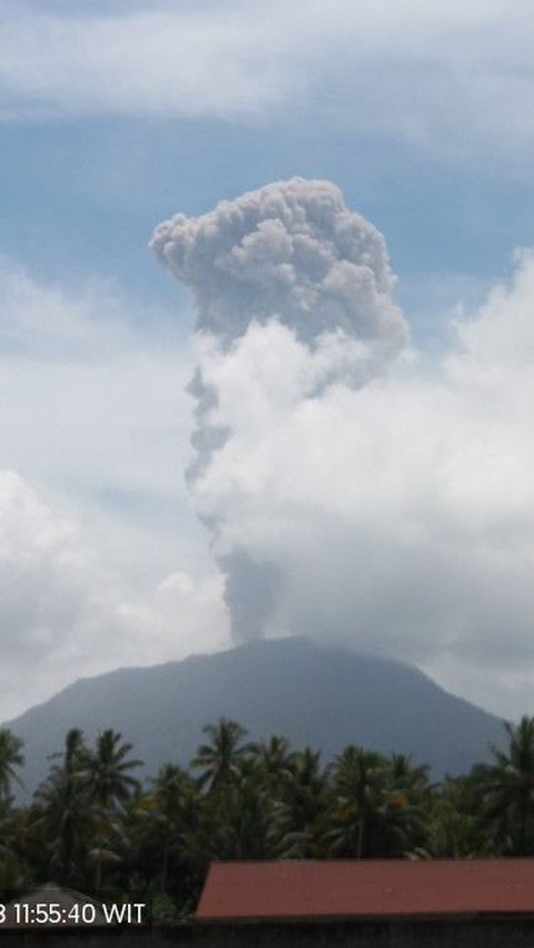 Gunung Ibu di Halmahera Erupsi, Semburkan Abu Setinggi 2.000 Meter