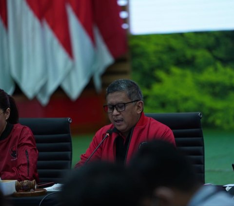 Hasto Ungkap Alasan Foto Jokowi Dicopot di Sejumlah Kantor DPP PDIP