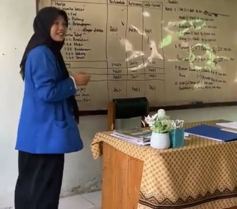 Kumpulan Siswa SMA Ini Beri Kejutan Perpisahan untuk Mahasiswa PPL, Momen Manisnya Jadi Sorotan