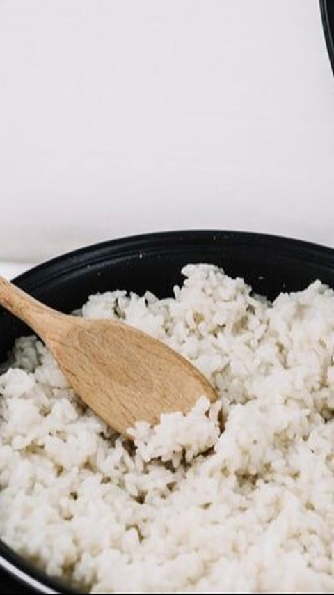 Tanpa Ditanak Ulang Pakai Rice Cooker, Begini Cara Agar Nasi Bisa Pulen Lagi