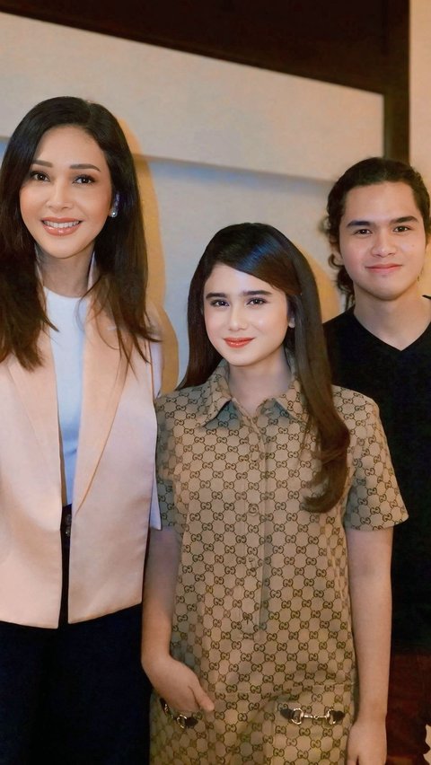 Maia Estianty Unggah Foto Bersama Dul dan Tissa Biani Hingga Sebut 'Kawal Sampai Halal', Sudah Beri Restu?