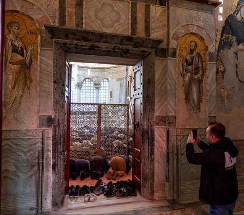 FOTO: Penampakan Gereja Era Bizentium Diubah Jadi Masjid, Di Kubahnya Masih Terlukis Wajah Yesus