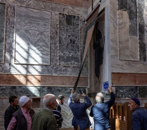 FOTO: Penampakan Gereja Era Bizentium Diubah Jadi Masjid, Di Kubahnya Masih Terlukis Wajah Yesus