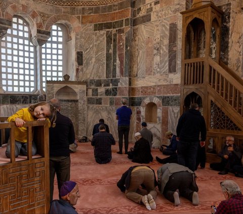 FOTO: Penampakan Gereja Era Bizentium Diubah Jadi Masjid, Di Kubahnya Masih Terlukis Wajah Yesus