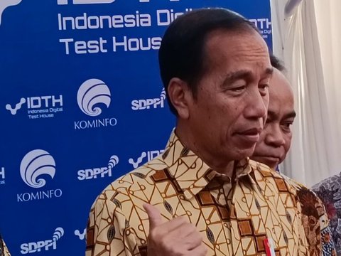 Jokowi's Relaxed Response Regarding His Disappearing Photo in the PDIP Sumut Coordination Room