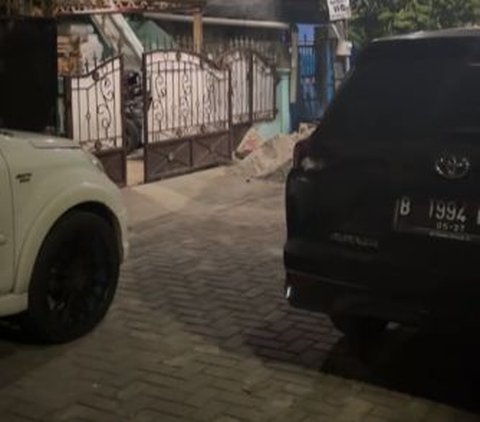 Tetangga Seenaknya Sendiri Parkir Mobil Sampai Blokade Jalan, Hobi ...