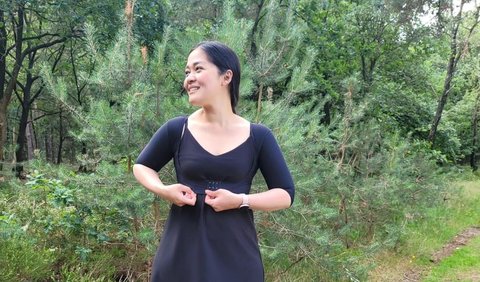 Gracia Indri juga mengisi waktu dengan berolahraga. Dia suka jalan-jalan di Belanda. 