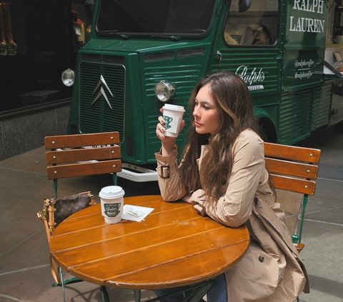 Foto Wulan Guritno Saat Liburan di New York, Aura ABG dengan Balutan Outfit Cantik Memukau