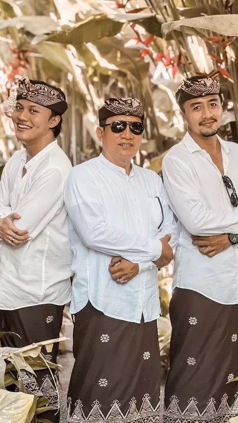 This is how Rizky Febian's photoshoot with his father and sister Mahalini went.