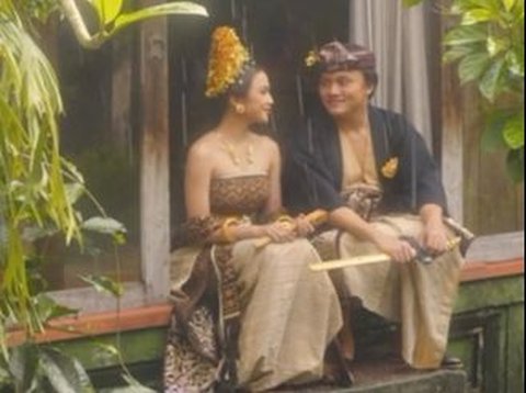 Tampil Serasi Mengenakan Pakaian Adat Bali, Intip Foto-foto di Balik Layar Prewedding Rizky Febian dan Mahalini