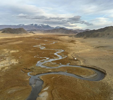 One of the Signs of the Apocalypse is the Drying up of the Euphrates River, in 2040 it is feared to Dry up Completely, Why?