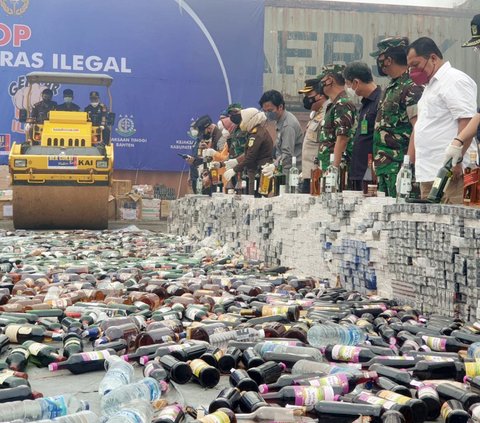 Toko Penjual Arak Ilegal di Jember Digerebek, Rugikan Negara Jutaan Rupiah