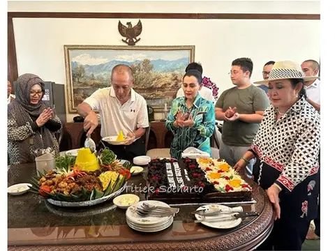 Potret Harmonis Keluarga Sigit Harjojudanto, Anak Kedua Soeharto yang Langgeng 52 Tahun