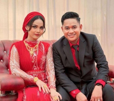 10 Styles of Putri Isnari after Becoming the Wife of a Kalimantan Tycoon, Attending Sister-in-Law's Wedding Wearing a Stack of Gold