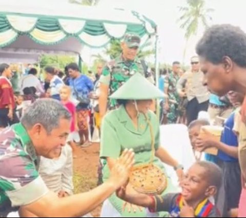 Suka Cita Anak Papua Bercengkrama dengan Jenderal Bintang 4, Sosoknya Berpengaruh di TNI AD